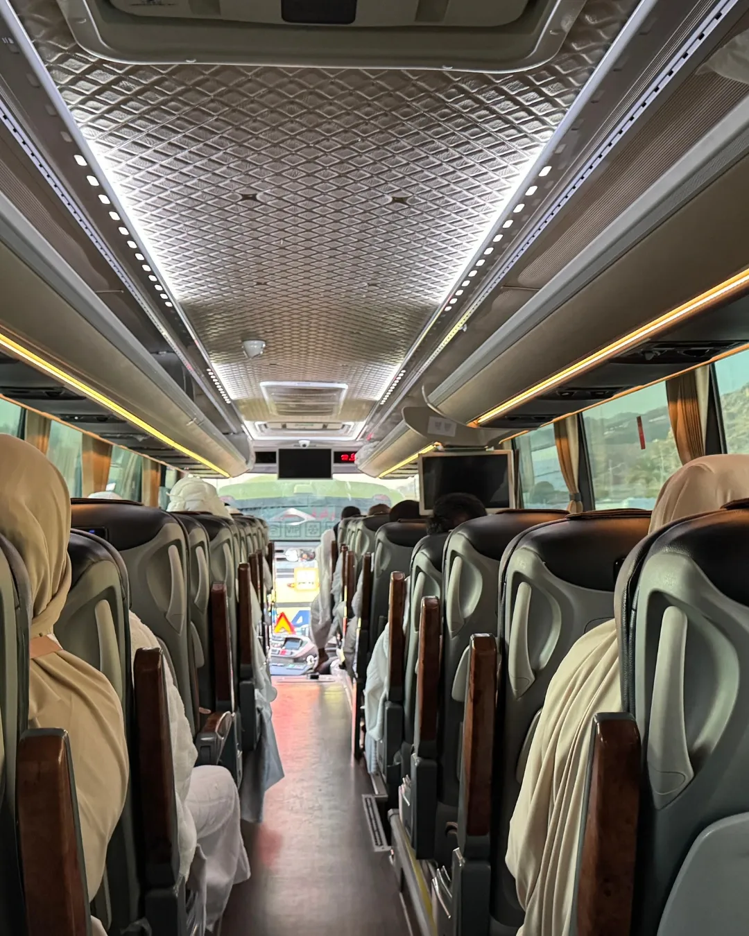 Bus AC selama di Arab Saudi